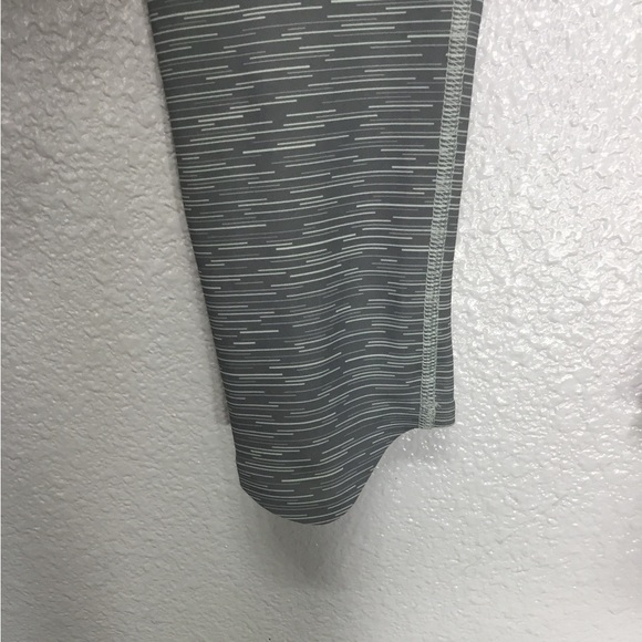 GymShark Grey Striped Workout Leggings - Picture 4 of 7